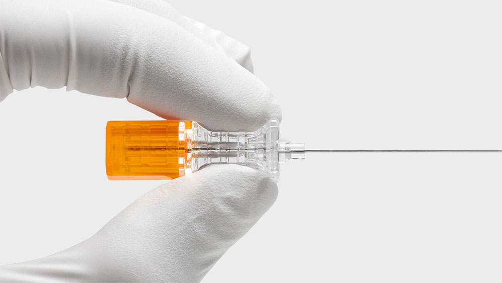  Ergonomic fit of a Pencan® needle