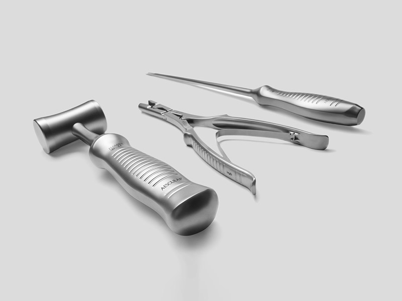 Dreidimensionale Kollagenmatrix, gehalten von einem chirurgischen Instrument